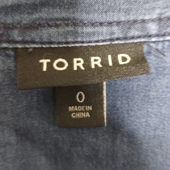 Torrid Taylor Long Sleeve Button Front Shirt Chambray Denim Size 0X - Picture 4 of 6
